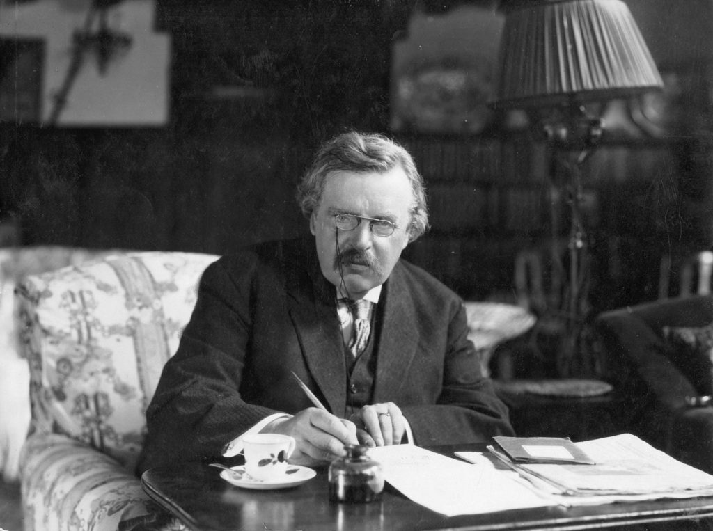 Gilbert Keith Chesterton nel suo studio. Fonte Wikipedìa